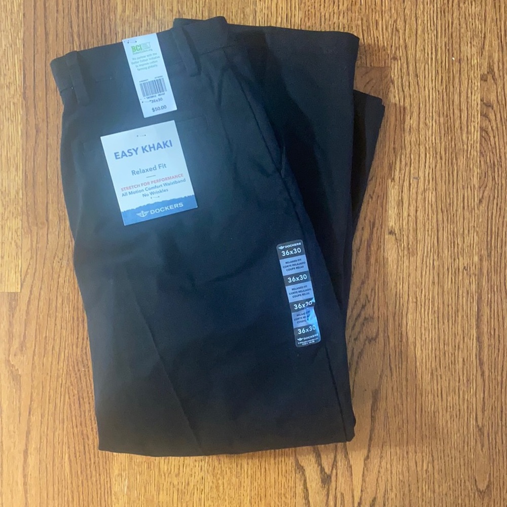 Brand new relaxed fit Dockers 36x 30